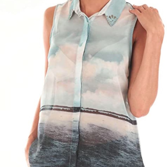 EUC RARE Vero Moda Corsair Cloud Sleeveless Semi Sheer Blouse Size Medium - Picture 1 of 8